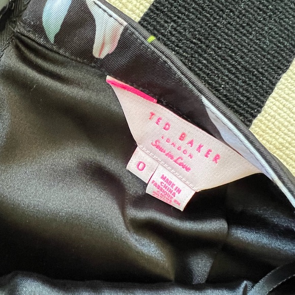 NWOT Ted Baker Machele Floral Short Size 0 - Picture 5 of 6